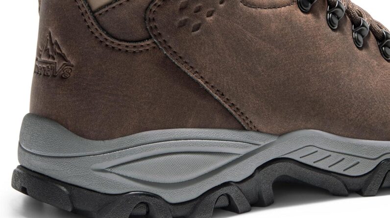 Testing NORTIV 8: Our Take on Winter Hikes